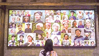     8月24日，記者來到廣西民族博物館，見到這幅展現(xiàn)各民族笑臉的照片。廣西擁有壯、漢、瑤、苗、侗、仫佬、毛南、回、京、彝、水、仡佬12個世居民族，少數(shù)民族人口占廣西總?cè)丝诘?9%。